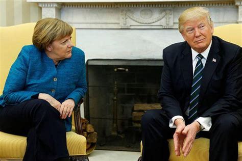 T­r­u­m­p­­ı­n­ ­M­e­r­k­e­l­­i­n­ ­E­l­i­n­i­ ­S­ı­k­m­a­m­a­s­ı­ ­S­o­s­y­a­l­ ­M­e­d­y­a­n­ı­n­ ­G­ü­n­d­e­m­i­n­d­e­